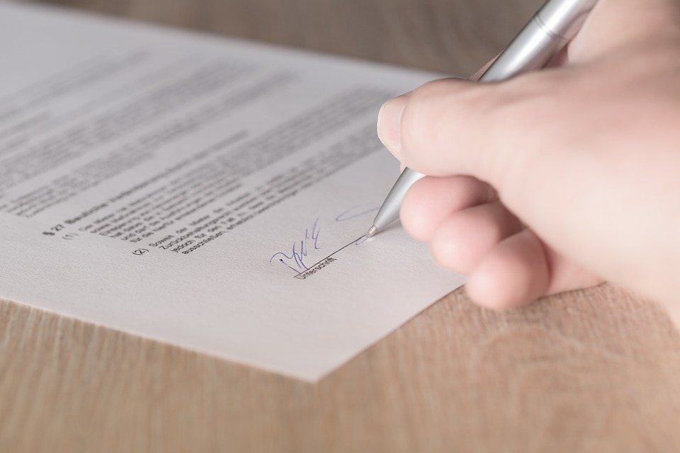 Signature d'un contrat de location